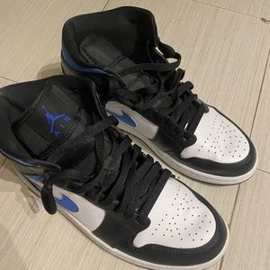 Jordan 1 Mid